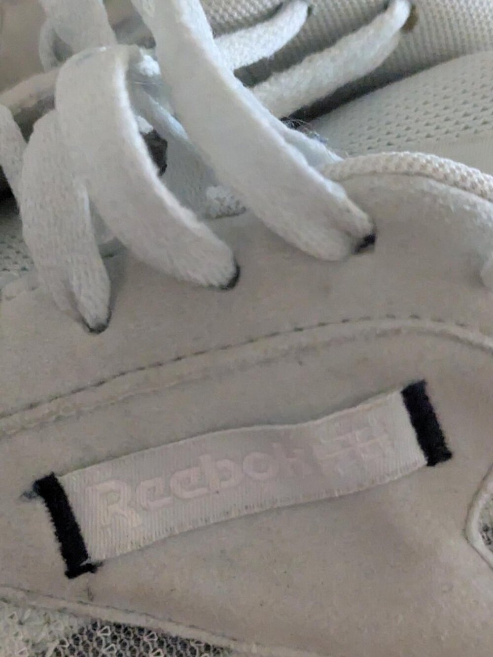 Reposhing my Reeboks! Size 8½-9 - Picture 8 of 9